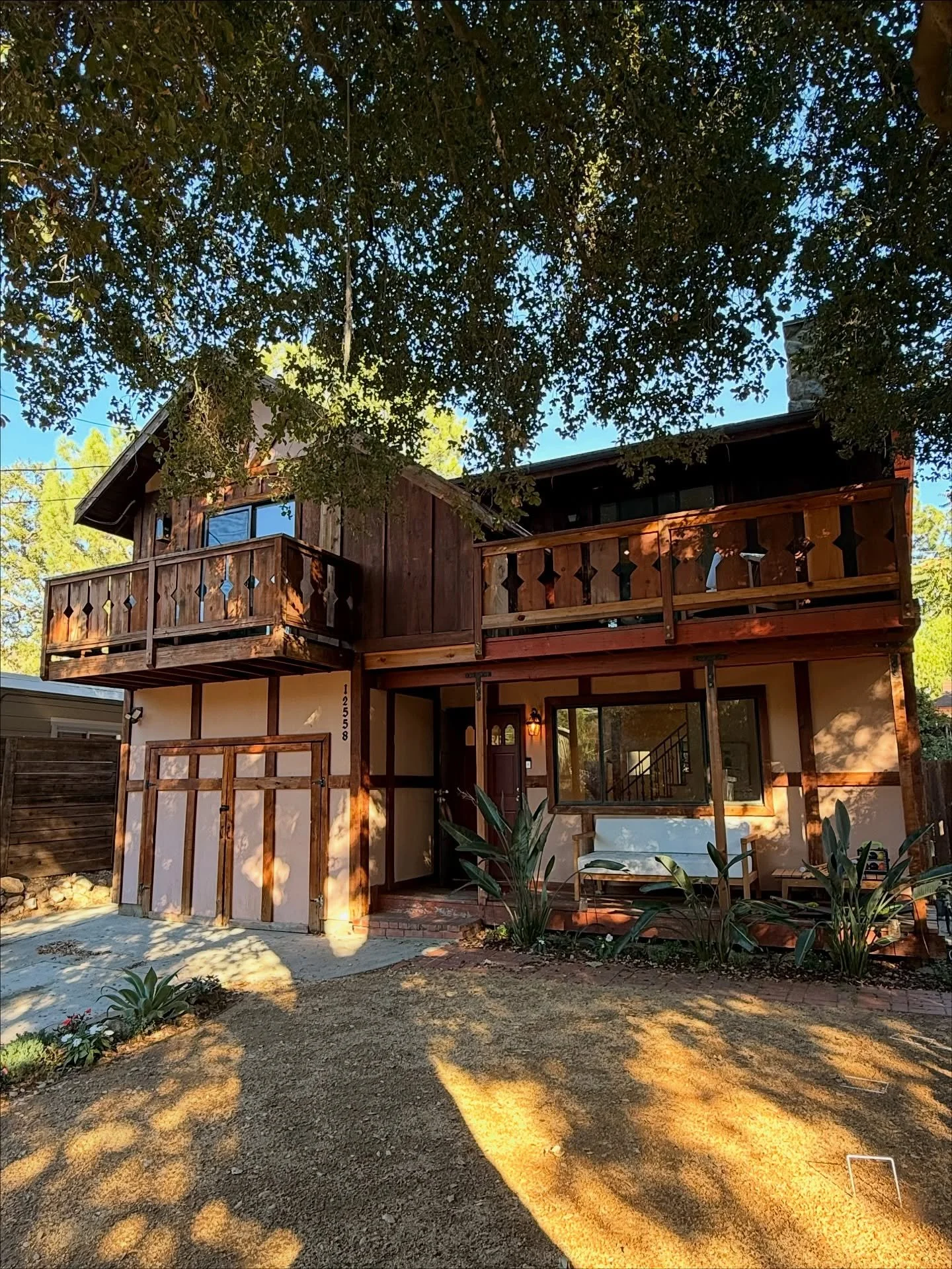 JUST SOLD 🌿 

This time of year is always my favorite for buying houses and for these two young couples they all became new homeowners just in time for the holidays! 
🦃 talk about GRATITUDE! 

The first house is the most CHARMING cottage in the hea