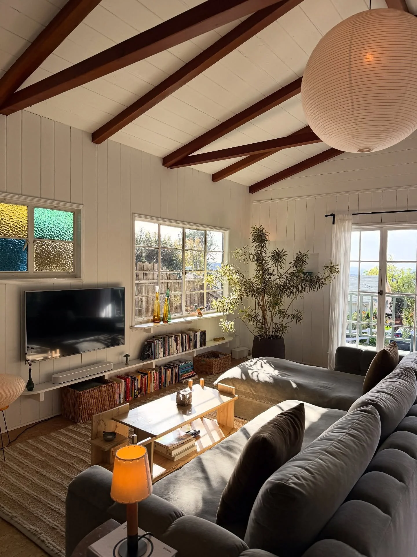 On the Market ✨

A stunning artistic retreat tucked into the quiet hills of Tujunga, this home has been meticulously updated by Onsen Studio as their personal residence and featured in Dwell. The light-filled home unfolds like a treehouse&mdash;calm,