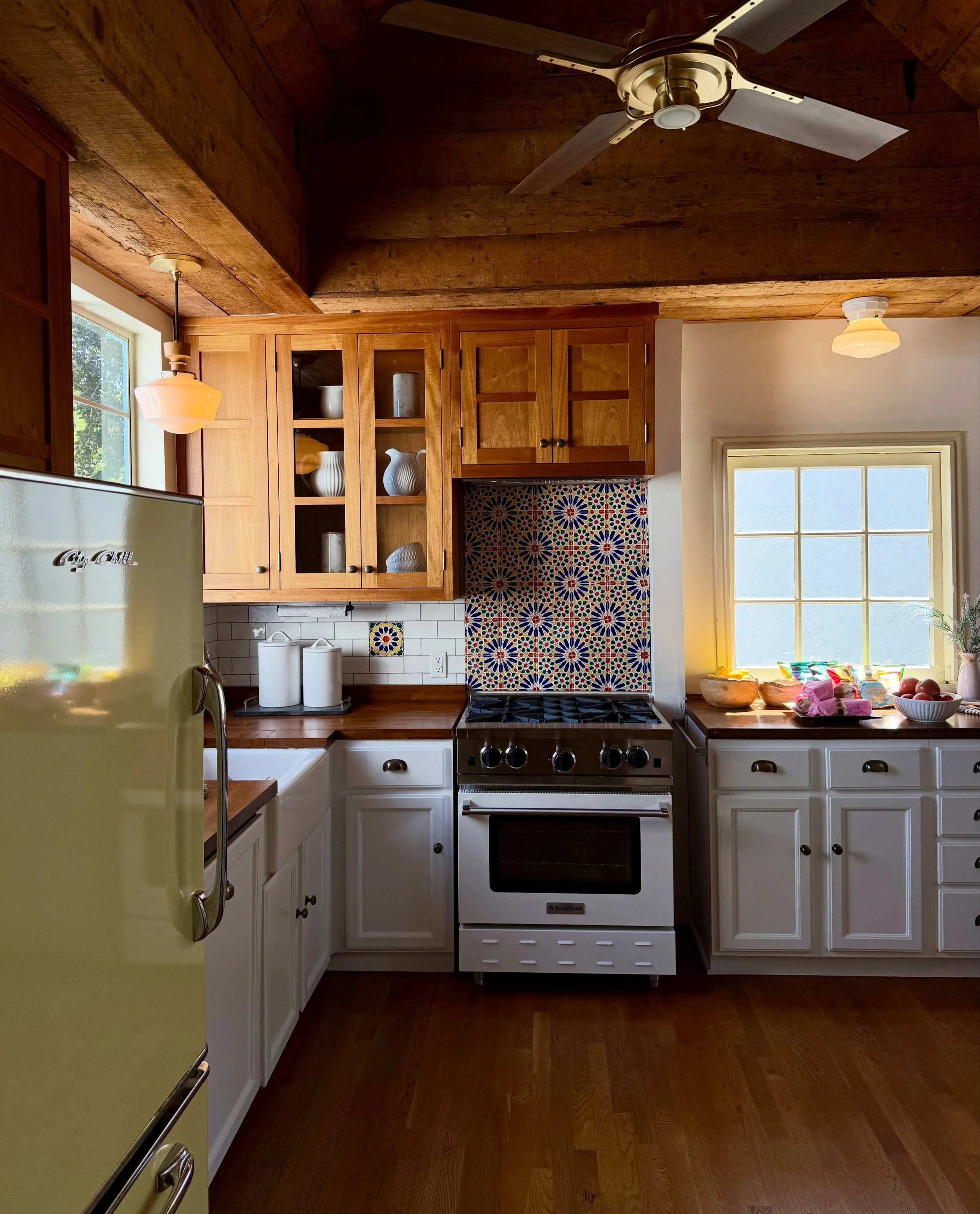 On the Market ✨

Charm-filled storybook cottage circa 1920&rsquo;s hidden behind a vine covered gate! Tons of original details throughout with the smartest modern updates.  Sweeping views of the San Gabriel Mountains from the house, and a super priva