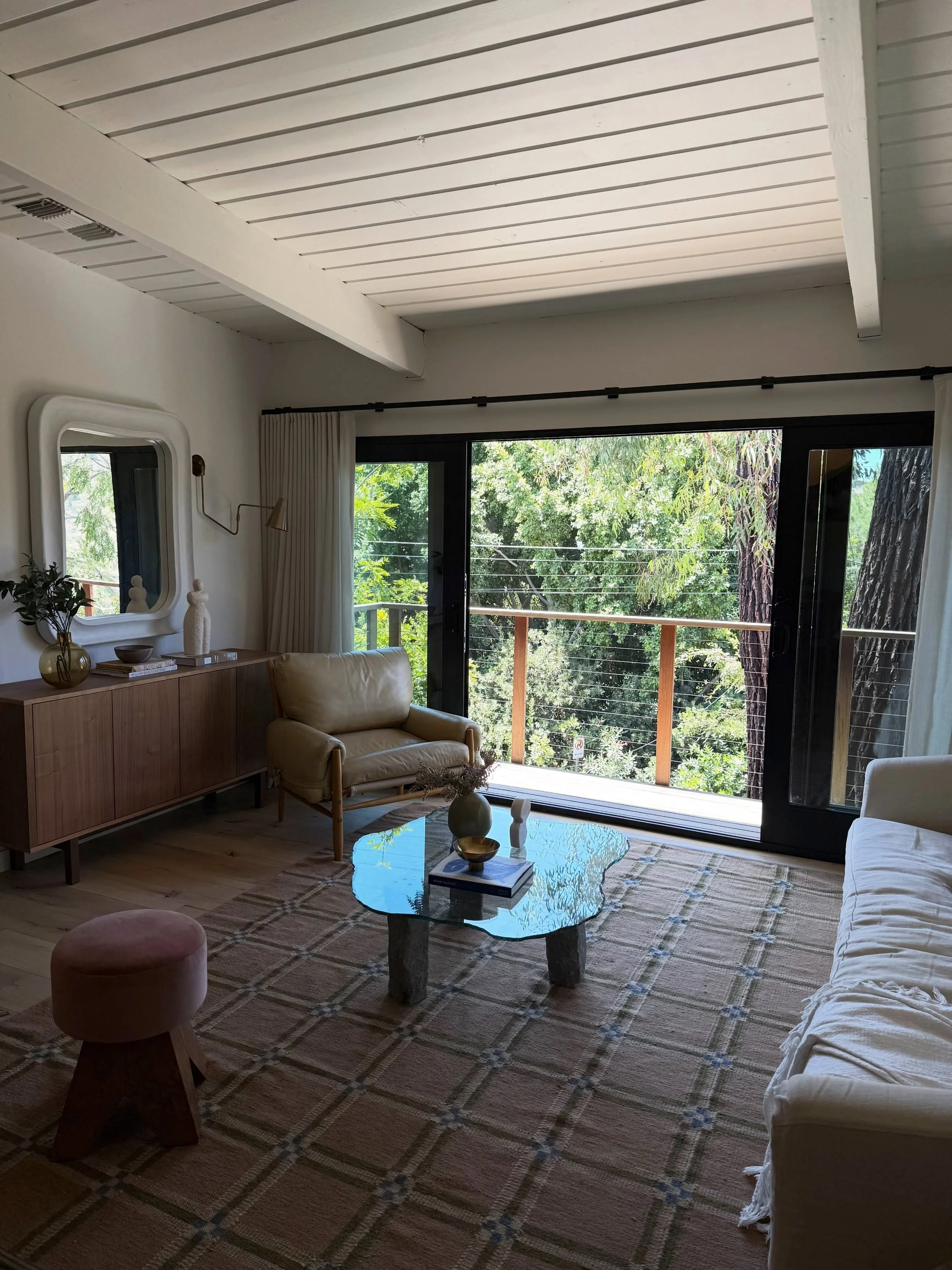On the Market ✨
Dreamy and moody Mount Washington Mid-Century has been beautifully  updated with thought to materials, clean lines and color selection. The home has incredible  views while giving a hideout/treetop vibe and situated on two lots. 

🏡 