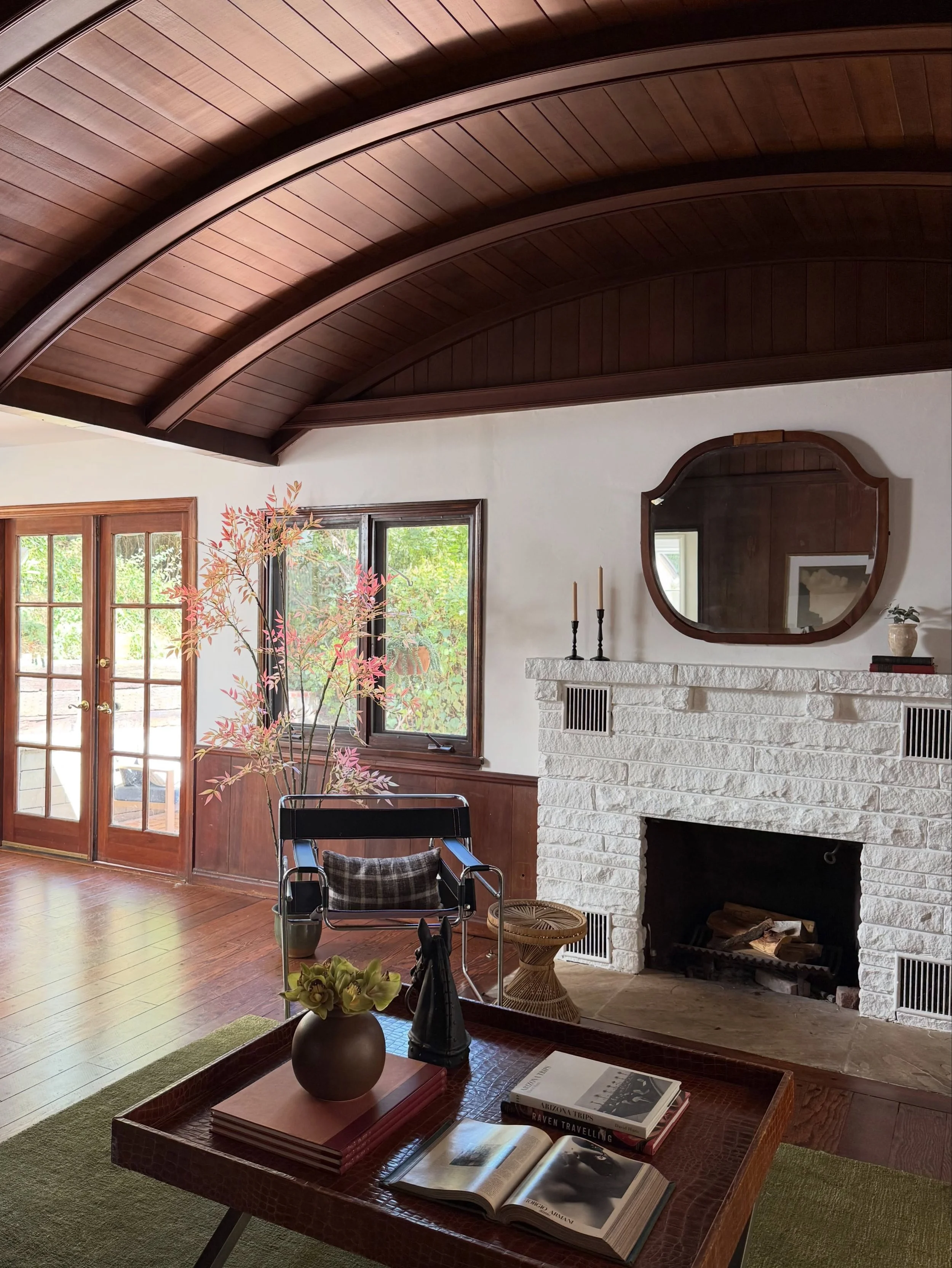 On the Market 💥 Bel Air&rsquo;s Barrel House 

Tucked into Beverly Glen, this 1949 mid-century cottage is packed with the kind of character you just can&rsquo;t recreate. Original peg-and-board hardwood floors, box-beam ceilings, canyon views, and t