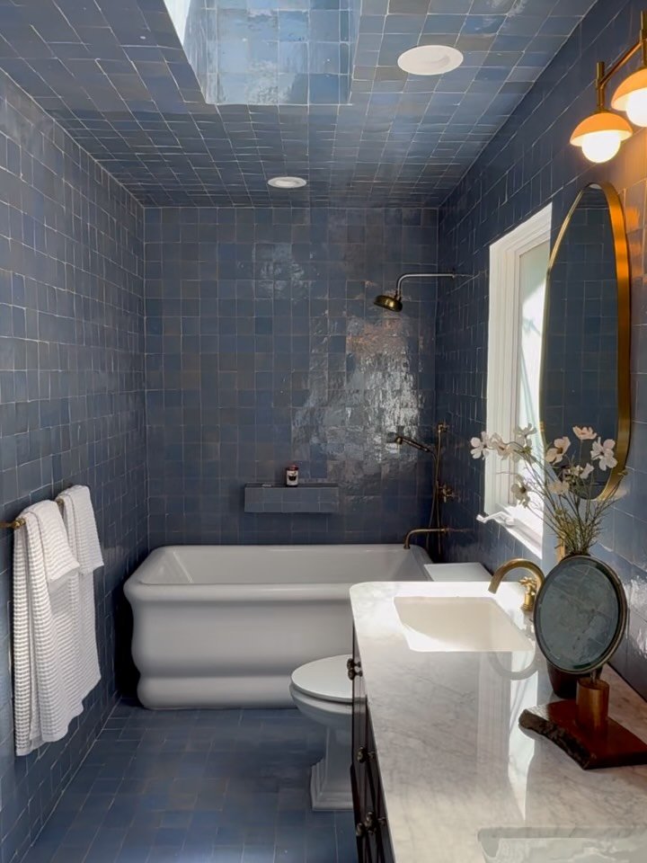 Literally just the bathroom at the Barrel House because I haven&rsquo;t stopped thinking about it the last two weeks 🥲

Listed by @samuelvolo!