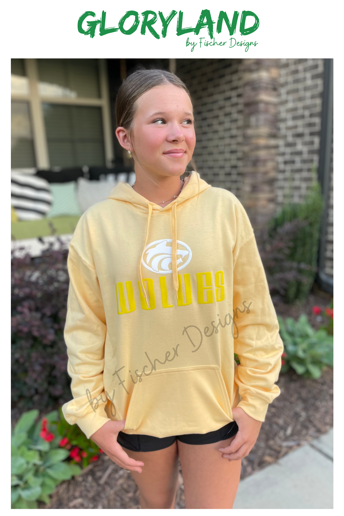 Crewneck Sweatshirt - Kelly - Wolves - Raised - 1.png
