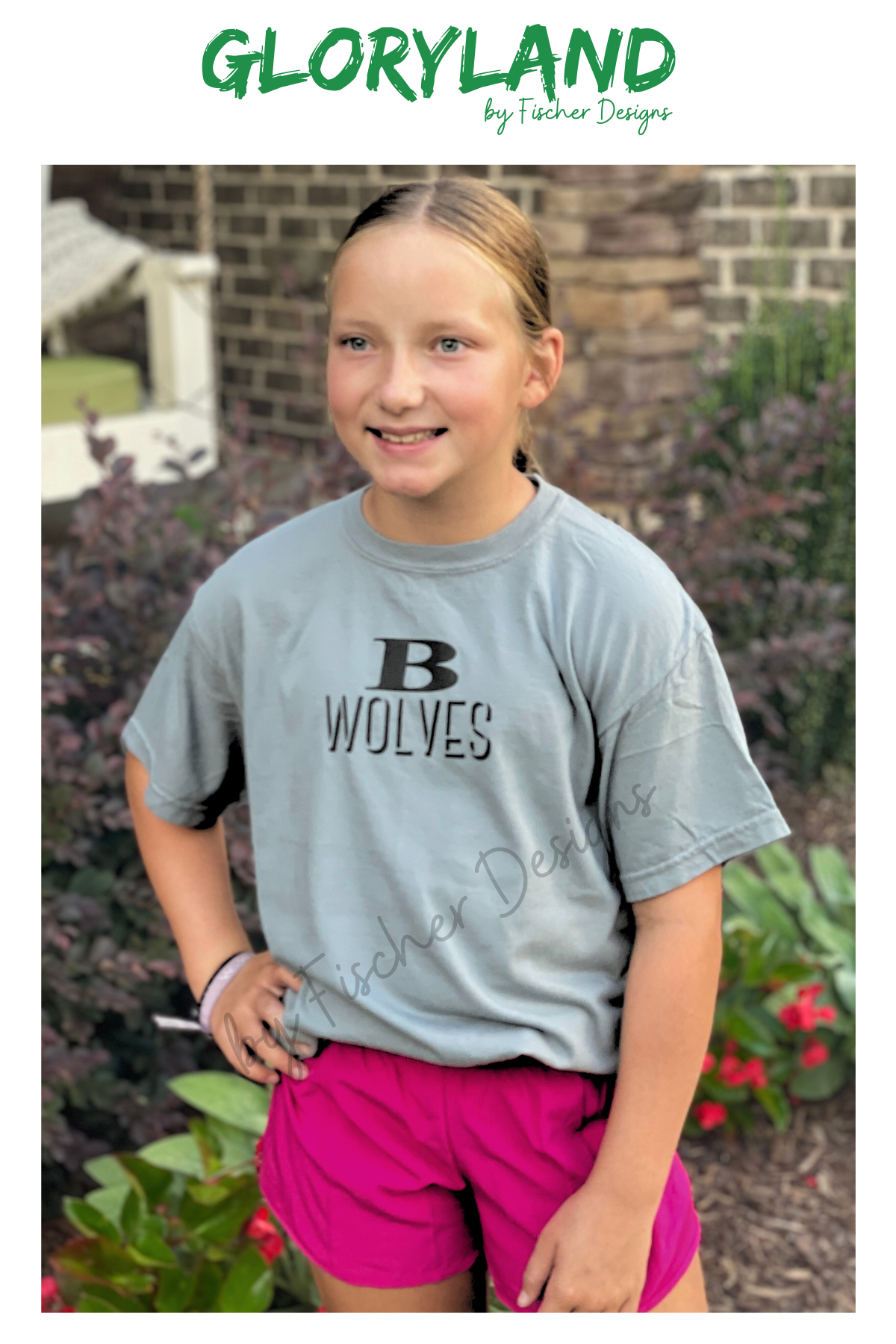 Crewneck Sweatshirt - Kelly - Wolves - Raised - 1.png