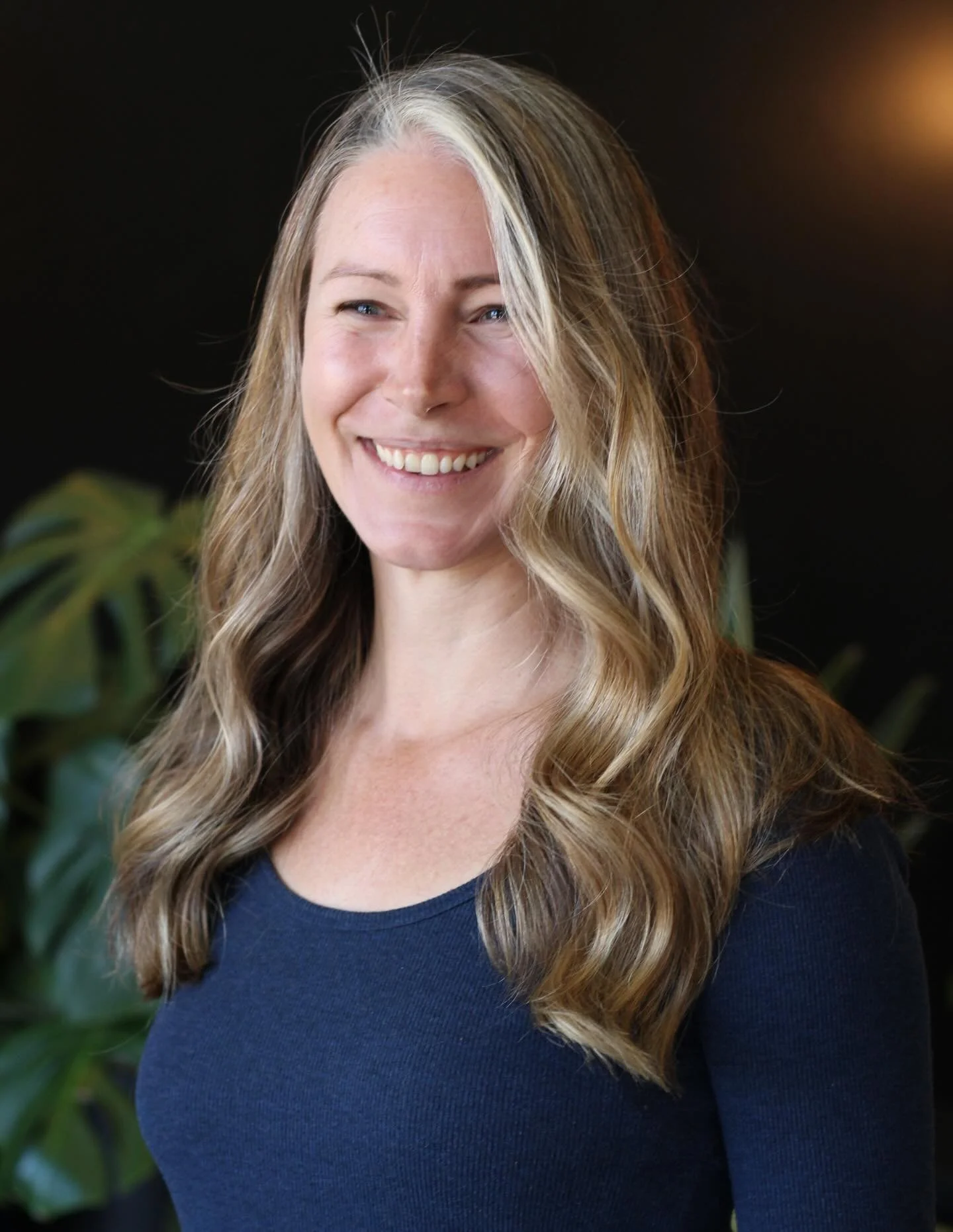 ✨That new hair glow ☺️
Looking to get in before the end of the year? We have a few cut &amp; color appointments available next week! 🌈✂️ 
Snag a spot by booking online at badlandshairstudio.com or call 541-639-2029 

#bendoregon #thisisbend #inbend 