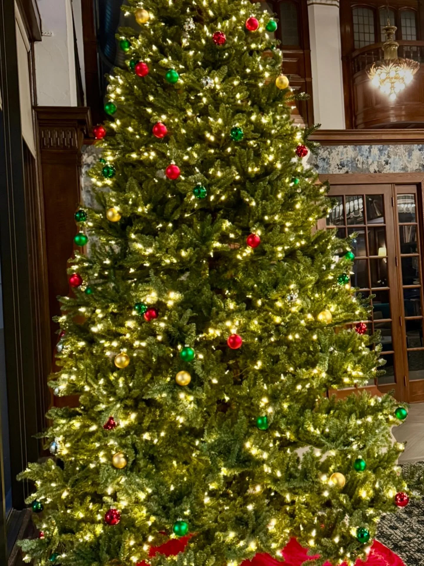 Happy Holidays from The Packard! 🎄✨
We want to thank our wonderful residents for an amazing year. It has truly been our pleasure to serve you, and we are excited to continue creating a community you&rsquo;re proud to call home.