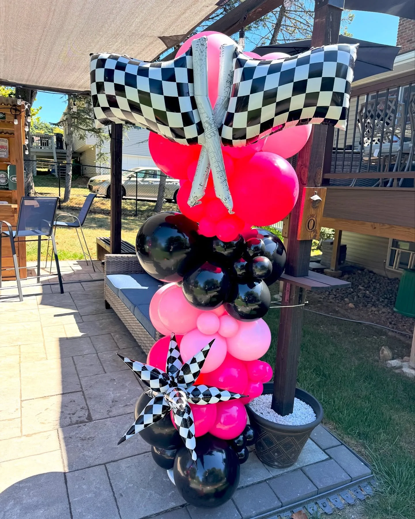 2 Fast… but the cute girl version 😜🏁🏎️
#2fast #2ndbirthday #racecar #balloonpillars #mailboxdecor #balloondecoration #balloondecor #balloonartist #balloonstylist #sempertex #tuftex #rocklandcounty #bergencounty #westchestercounty #mamaball