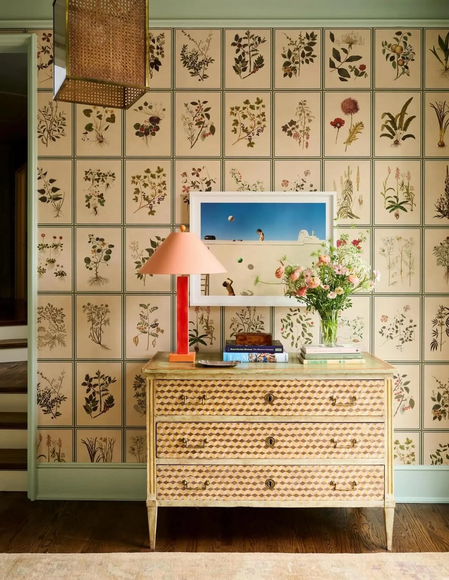 I&rsquo;m not sure what I love more&hellip;from the wallpaper to the antique chest to the vibrant lamp. Such a dreamy space 💫

Interior design @meganhoustondesign 
Architect @mcc.architect 
Photographer @cwnewell 
Styled by me!