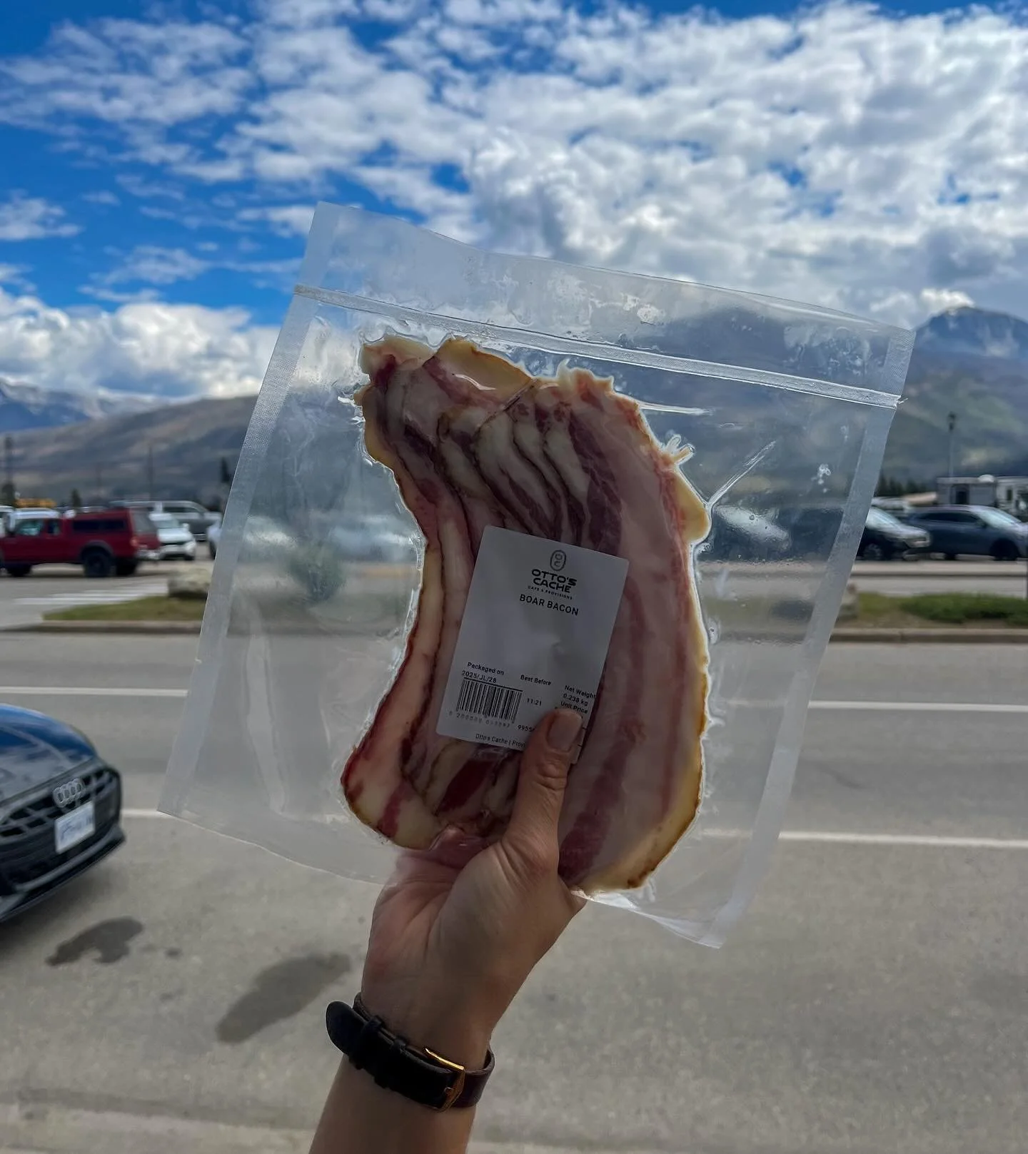 Hand sliced, local Alberta bacon and packaged in house.. so come an&rsquo; get it😏
#ottoscache