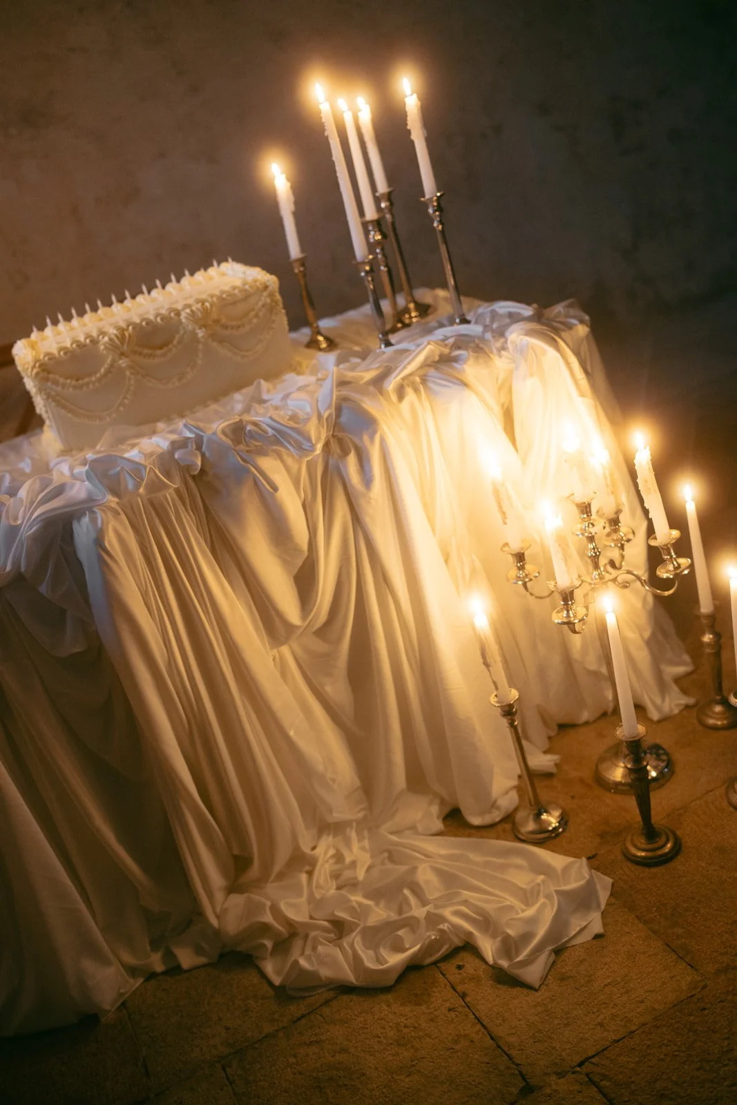 vintage-wedding-cake-castle-belaj (1).jpg