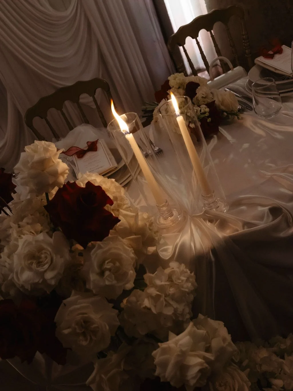 For couples who don&rsquo;t do basic. 

Planner: @eventus_weddingsandevents
Decor: @la.veo.weddings 
Photo: @josipaweddings 
Video: @paulinapilic_
Venue: @domhbpula 
Lighting: @haemlight 
Make up: @laura.zanetti_
Hair: @frizerskisalonhairstylem
Brida