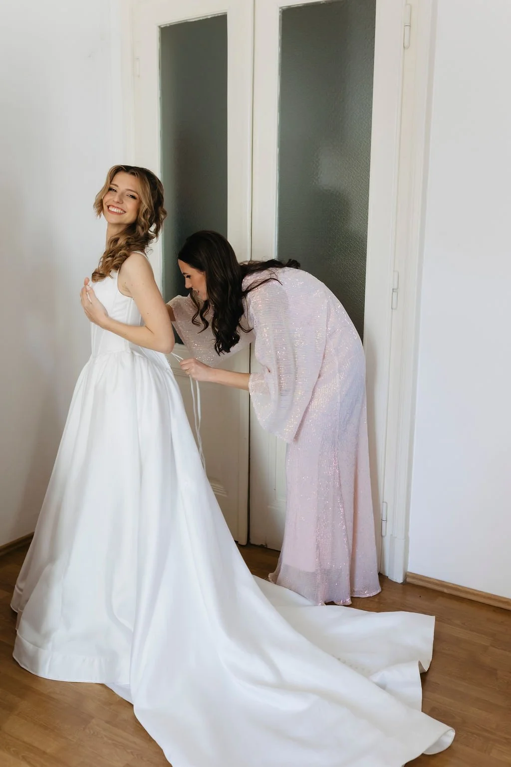 bride-getting-ready-pula-wedding (5).jpg