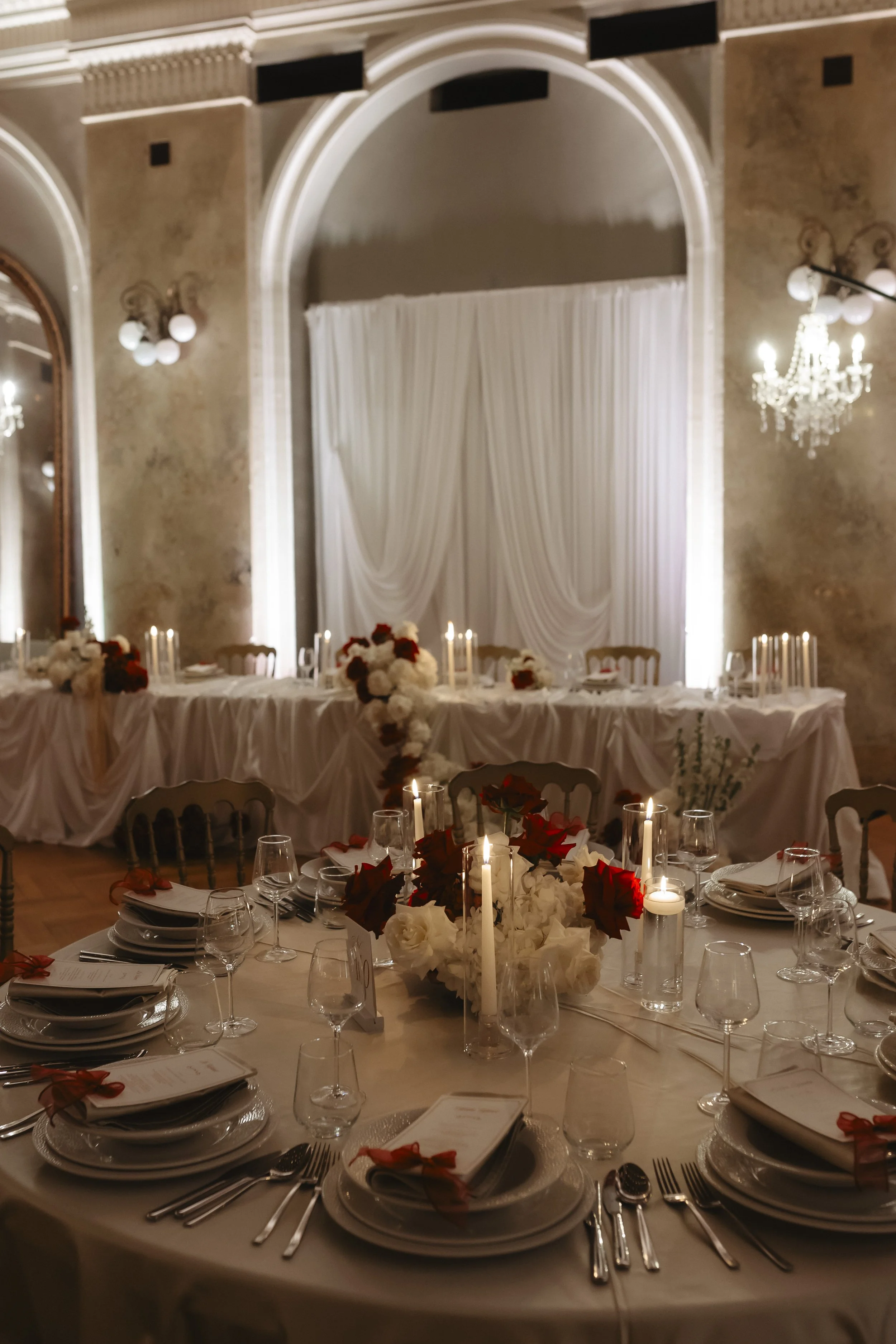 white-red-wedding-decor-pula-ballroom (2).jpg