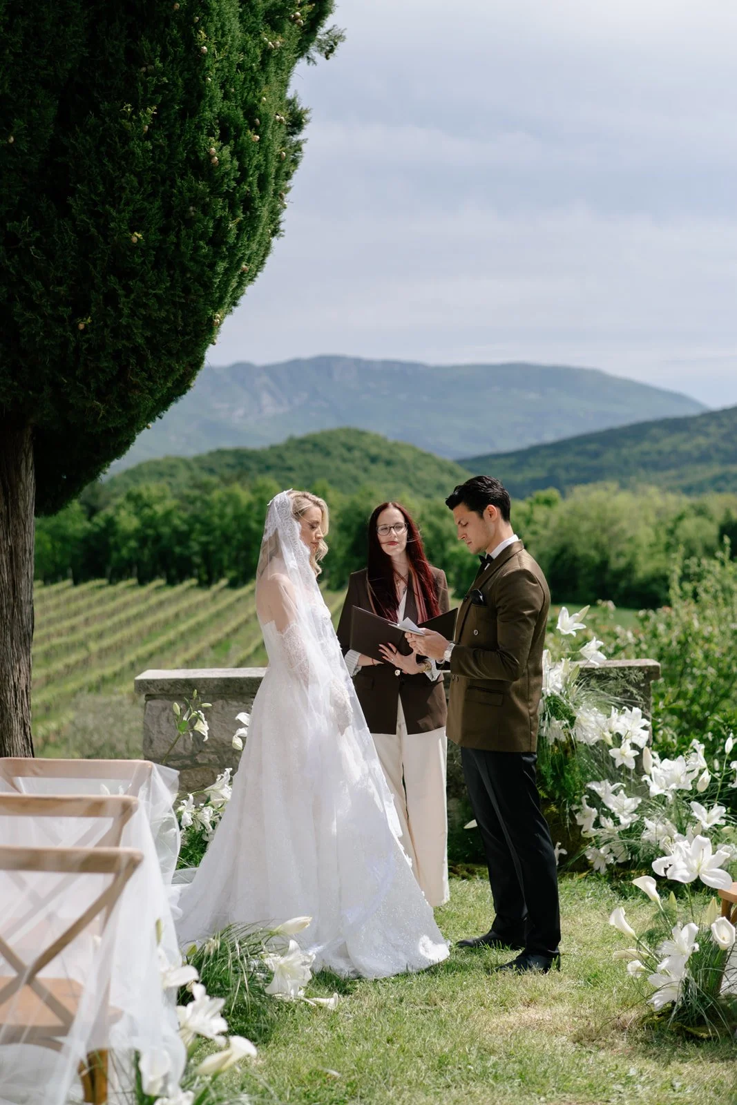 outdoor-wedding-ceremony-istria-castle-belaj (26).jpg
