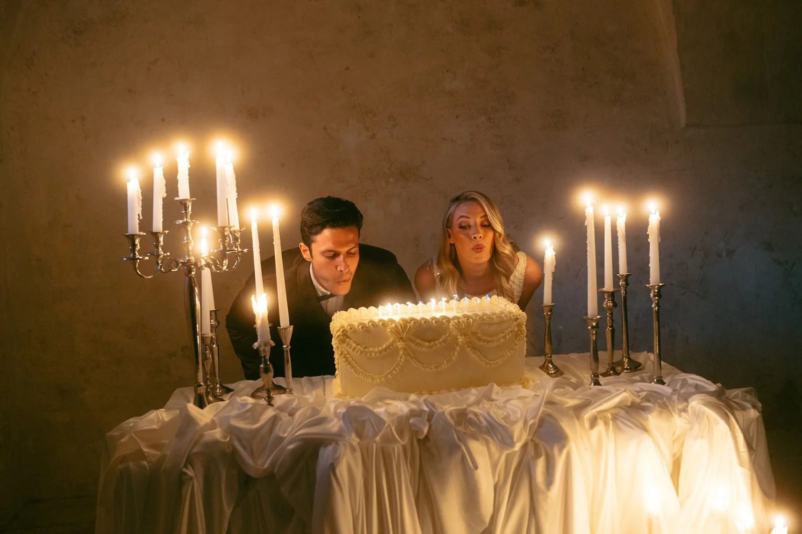 vintage-wedding-cake-castle-belaj (11).jpg