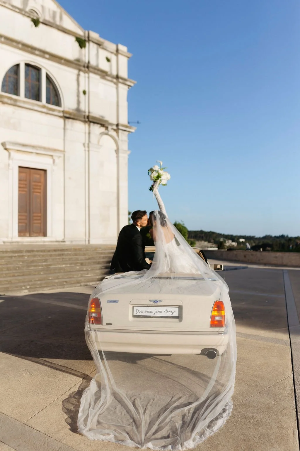 vintage-car-weddingcouple-rovinj (1).jpg