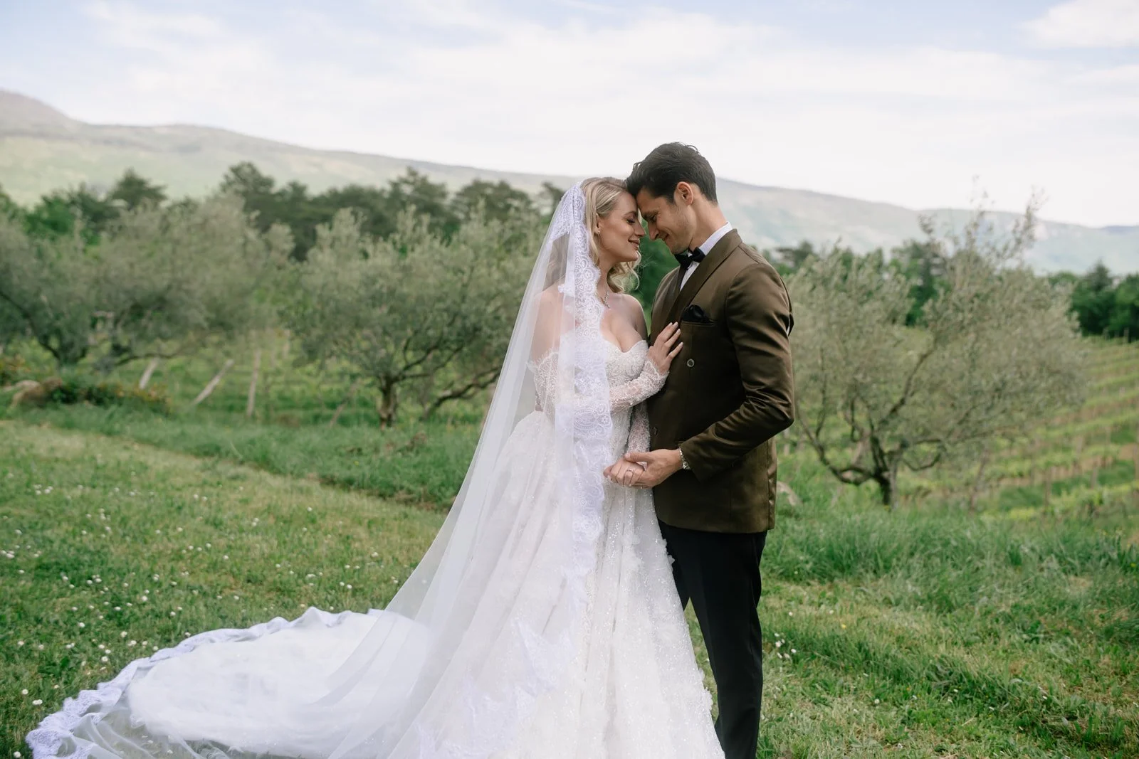 castle-belaj-wedding-first-look-couple-photos (12).jpg