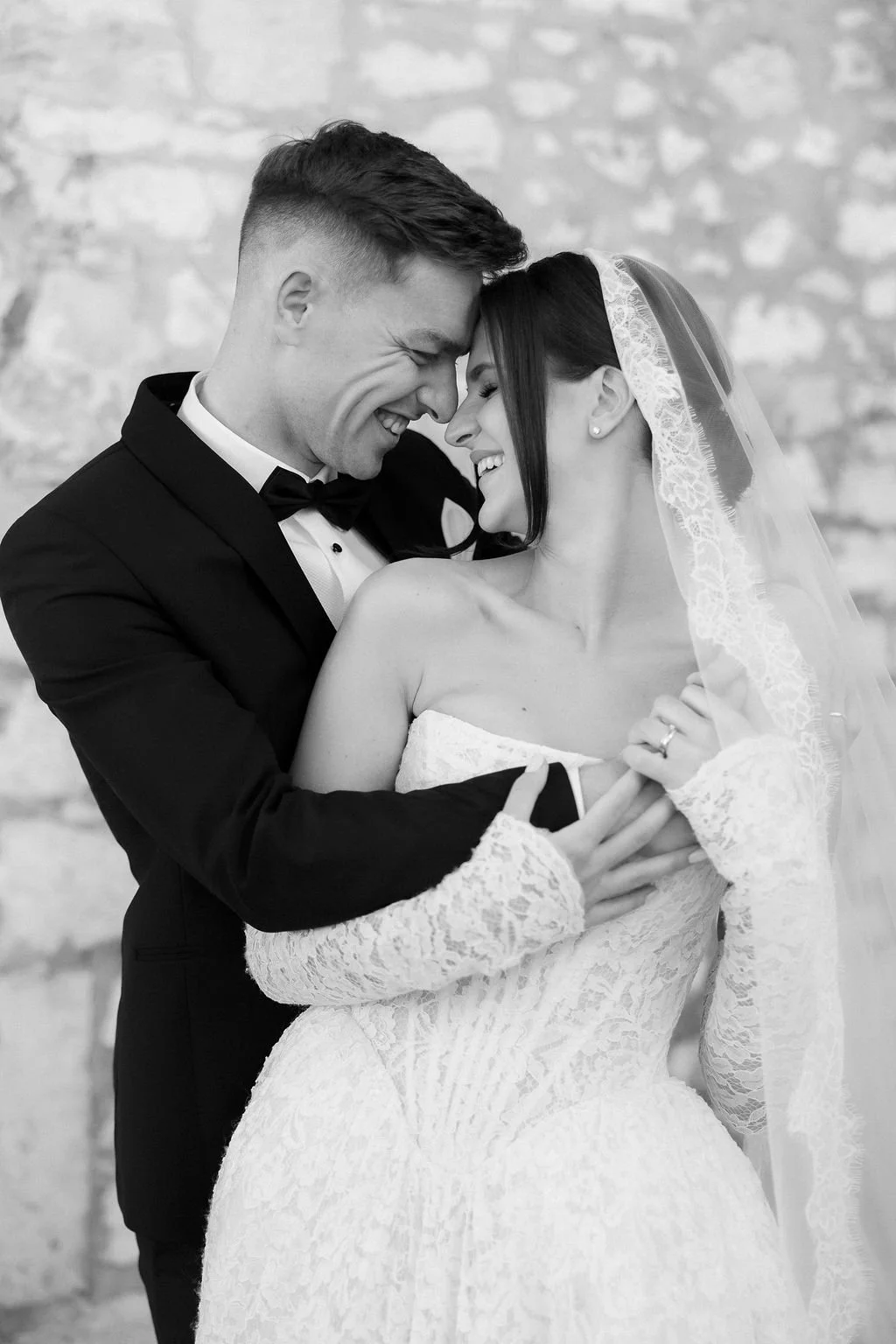 newlyweds-photos-rovinj-streets-wedding (7).jpg