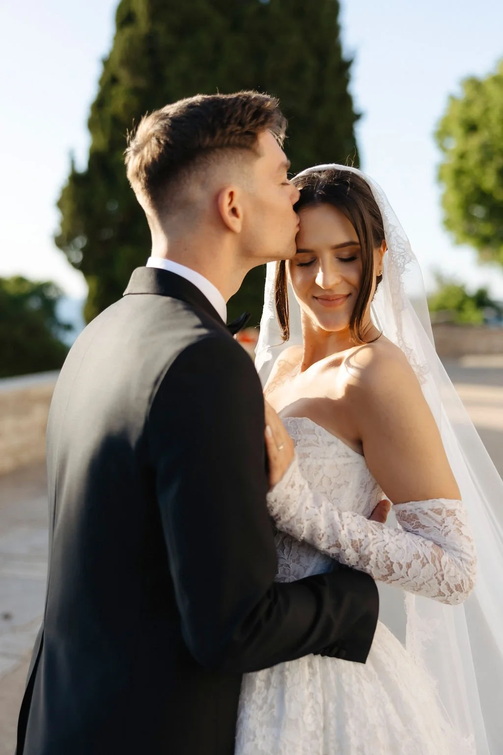 newlyweds-photos-rovinj-church-svetaeufemija (6).jpg