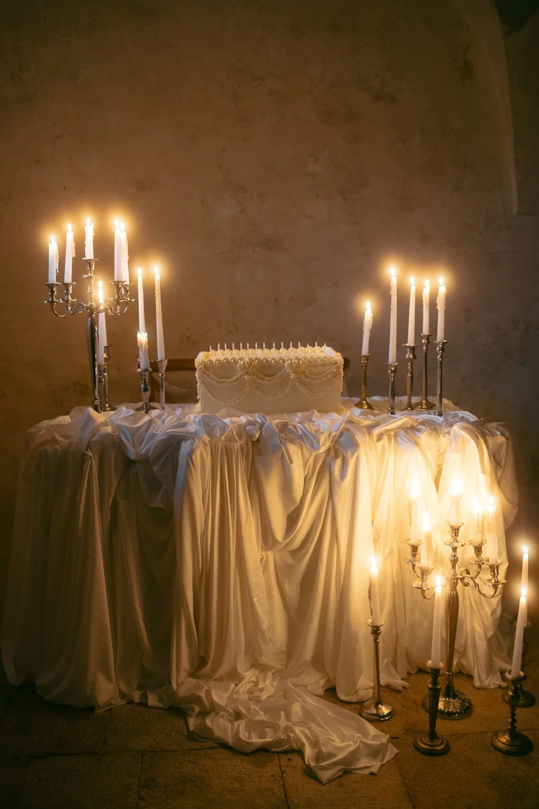 vintage-wedding-cake-castle-belaj (25).jpg