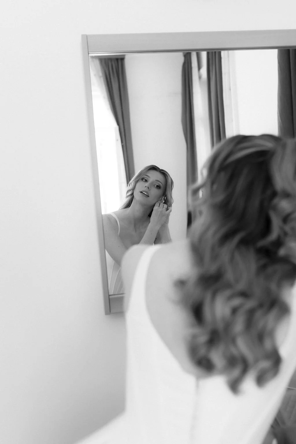 bride-getting-ready-pula-wedding (7).jpg