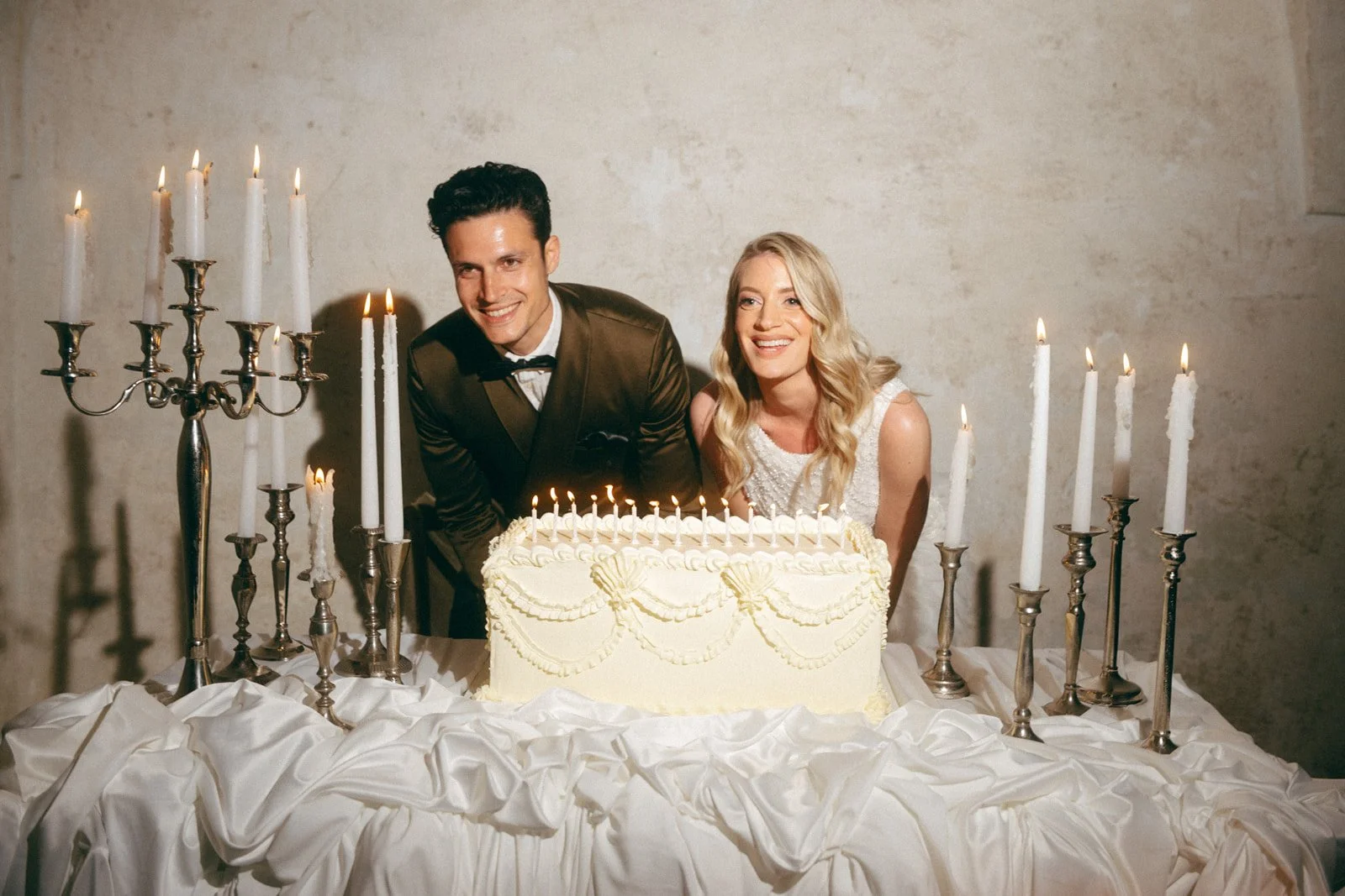 vintage-wedding-cake-castle-belaj (8).jpg