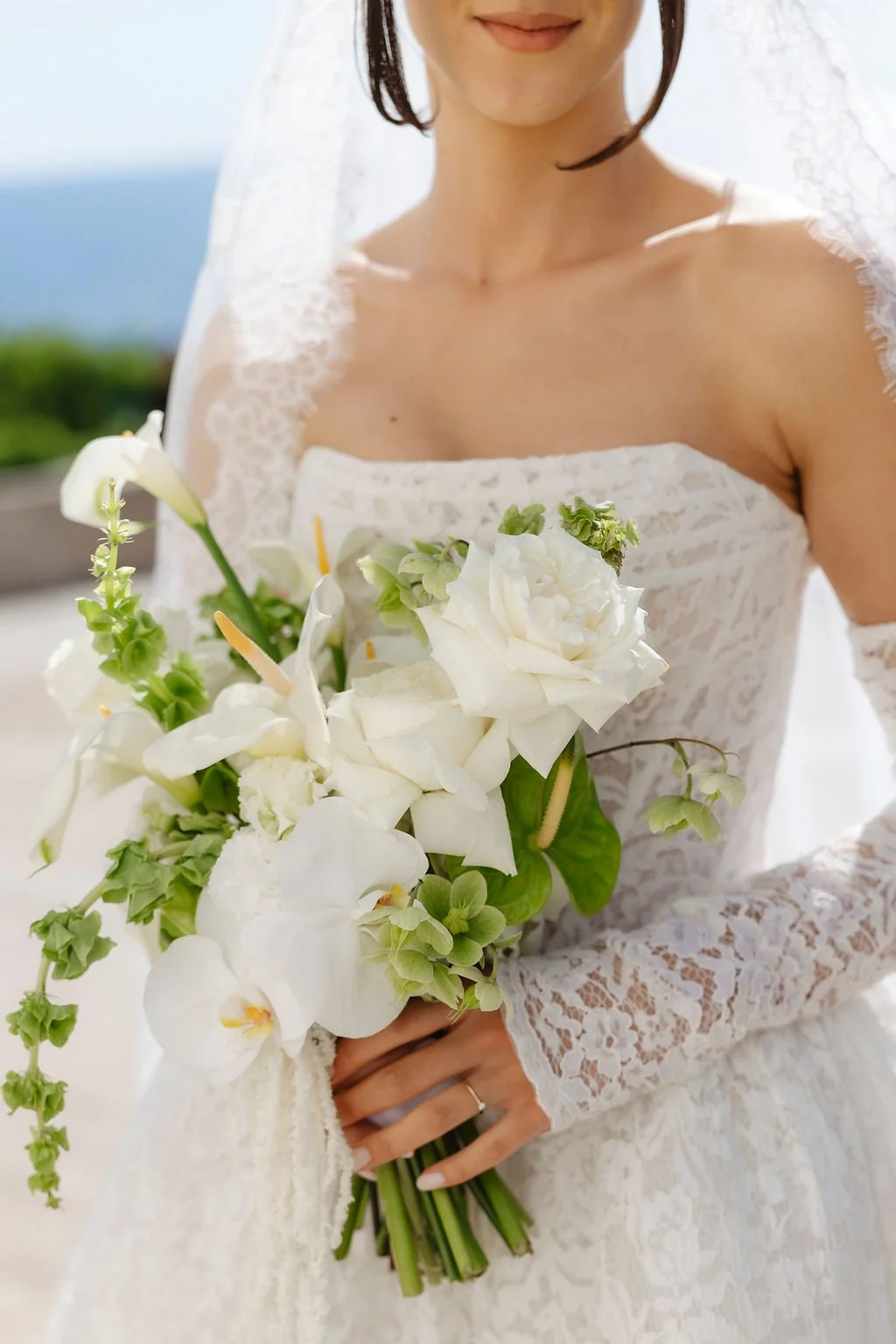 bridal-bouquet-white-green.jpg