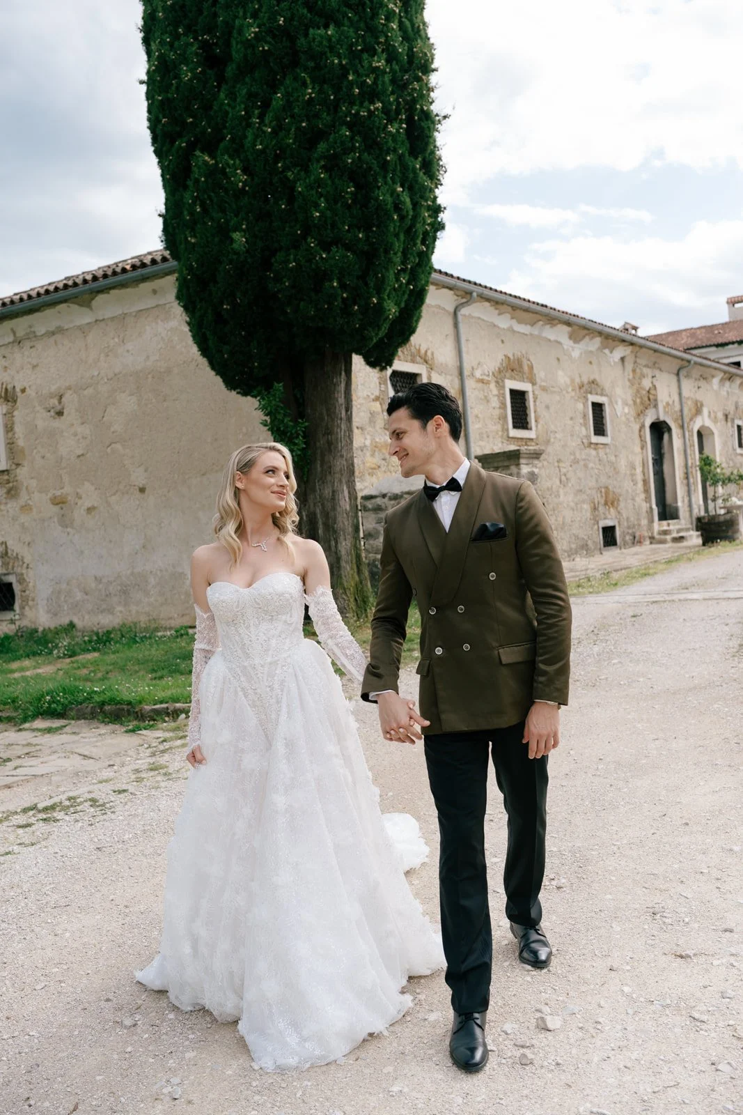 castle-belaj-wedding-couple-photos (12).jpg