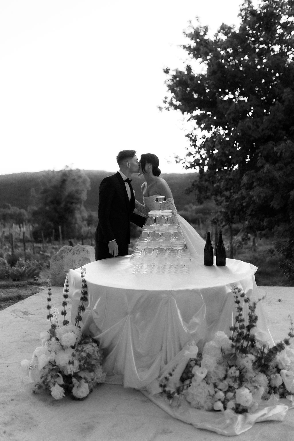 newylweds-champaigntower-paladnjaki-wedding-istria (2).jpg