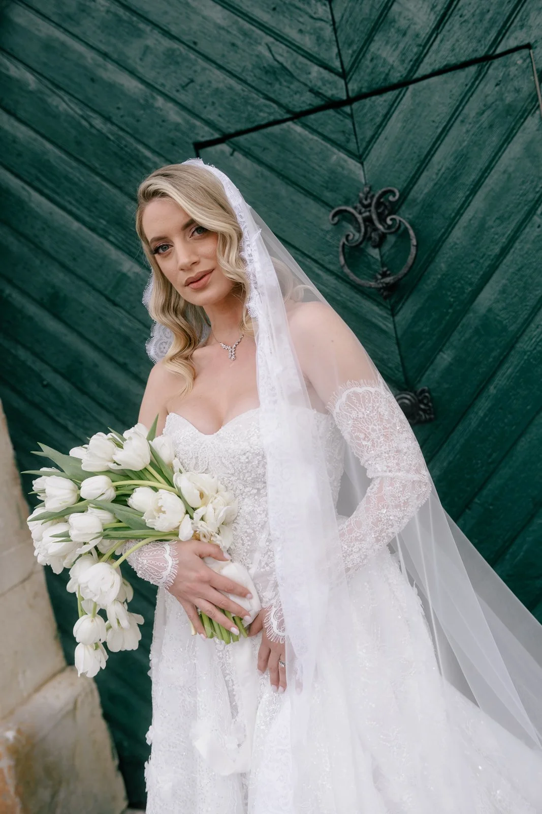 castle-belaj-bridal-portrait (9).jpg
