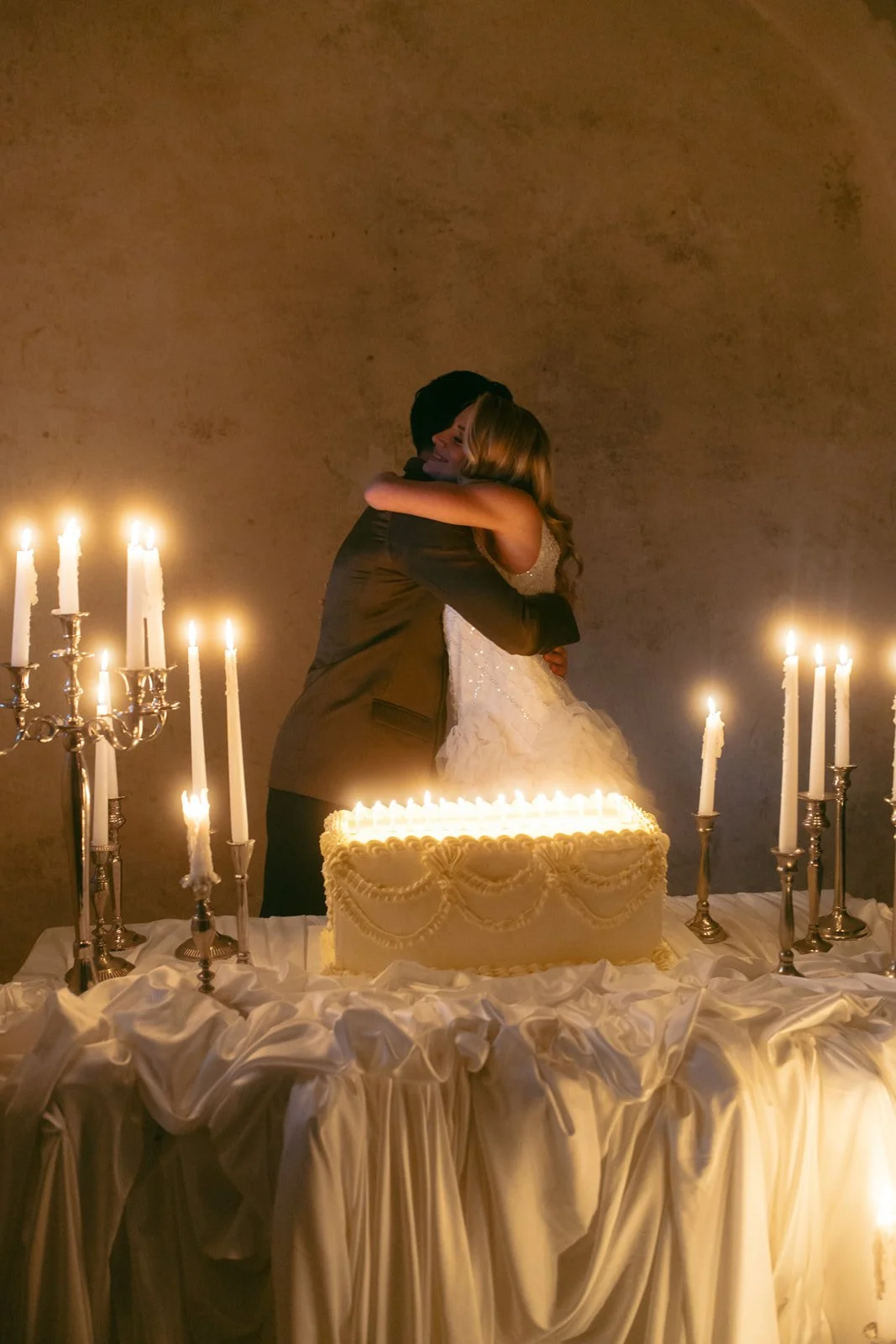 vintage-wedding-cake-castle-belaj (10).jpg