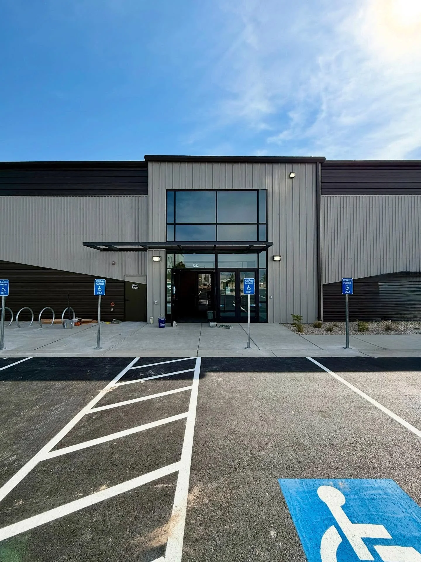 This week instead of a walk-through, we&rsquo;re taking you on a #WalkAroundWednesday at 4 Peaks Athletic Center in West Jordan. The site and exterior are looking sharp while the crews inside put the final touches on finishes. Just in time for the ve