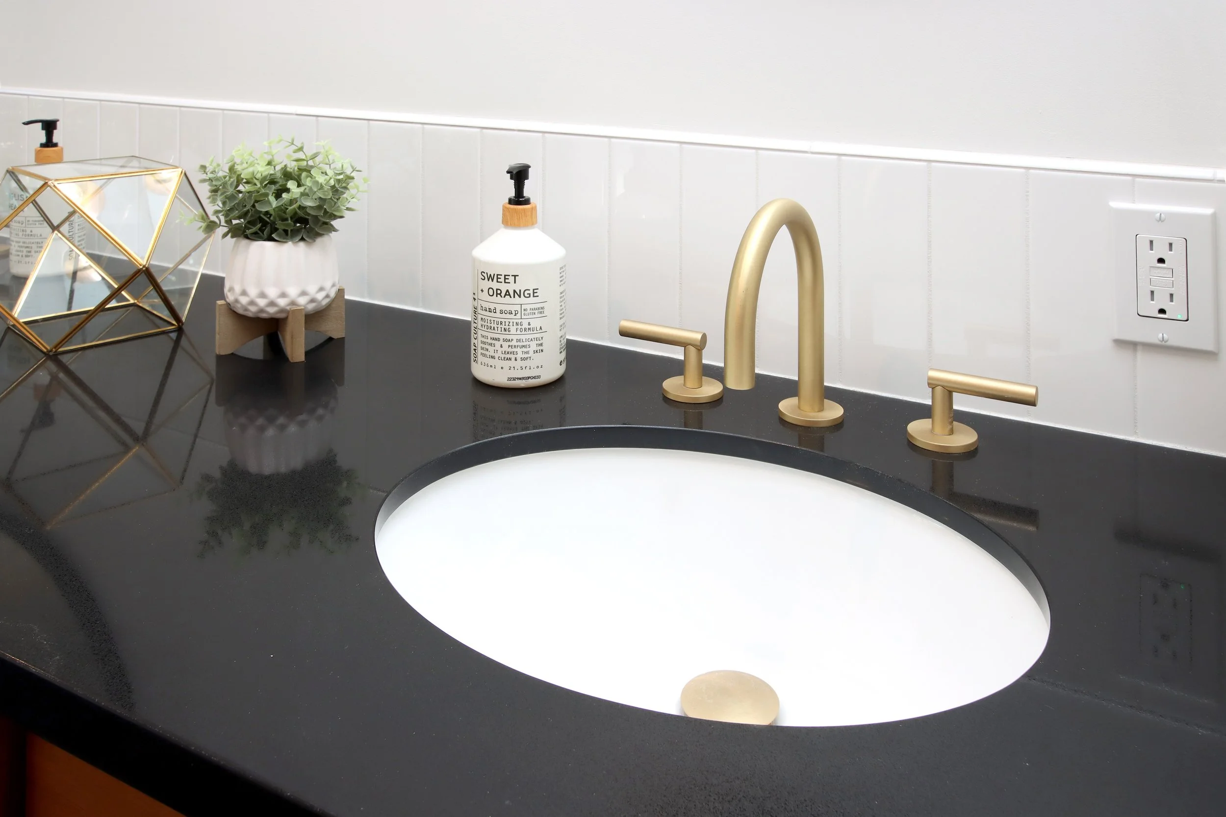 Bathroom 51-2.jpg