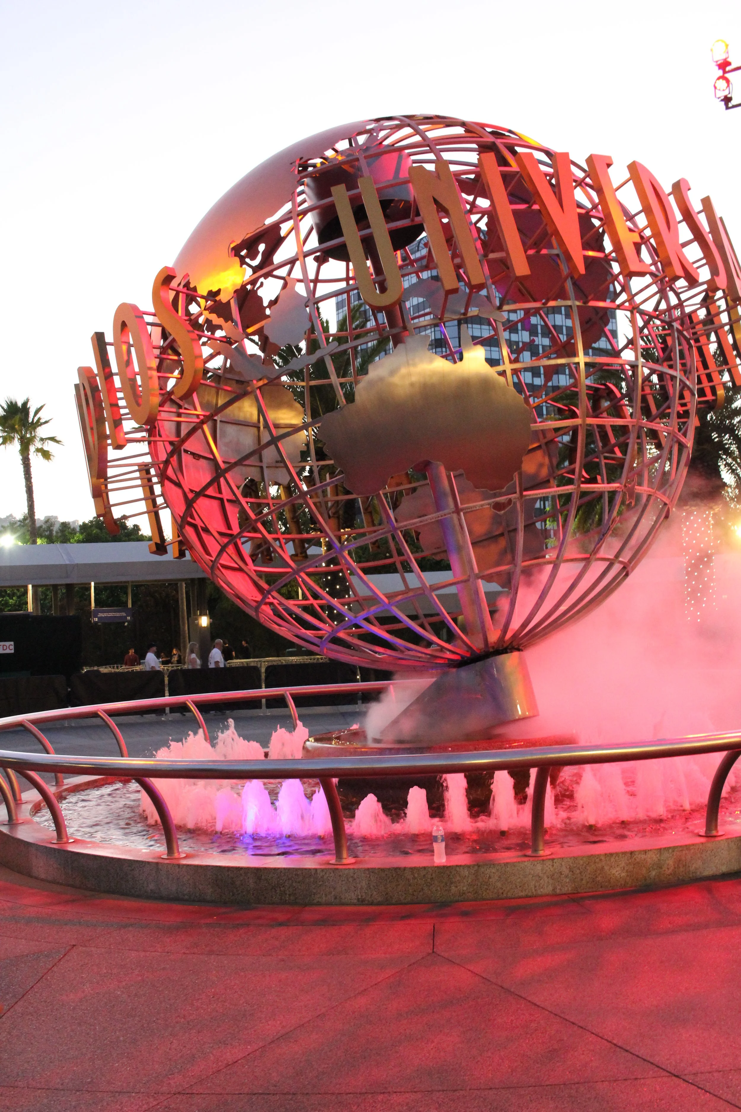 Universal Studios Globe - Halloween Horror Nights Mist - September 2026