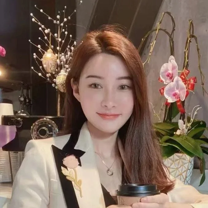 Headshot of Cong Cong