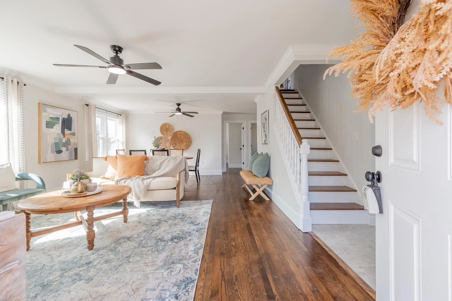 The stylish remodel of this home set the tone for me to infuse it with even more personality and charm! 💚💚

#inspire_me_home #inspire_me_home_decor #inspiremehomedecor #interior_and_living #bohohome #staginghomes #virginiainteriordesign #interior_a