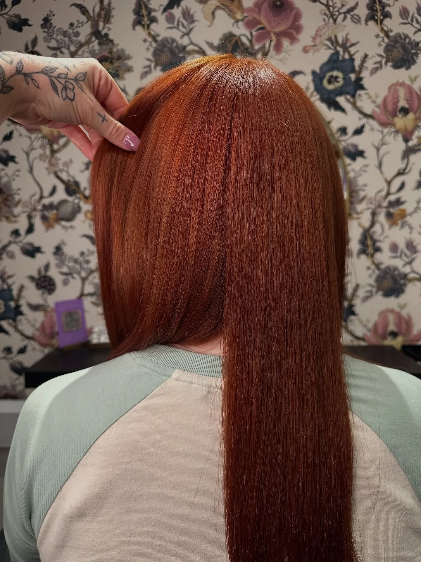 No judgement &amp; problem solving to fix without using bleach 🎨🪄..serious job satisfaction🖤

Taking new clients, link in bio🥰
📍Taylor&rsquo;d Creations E2 9FP
&bull;
&bull;
&bull;
#colourspecialist #colourcorrection #bleachspecialist #londoncol