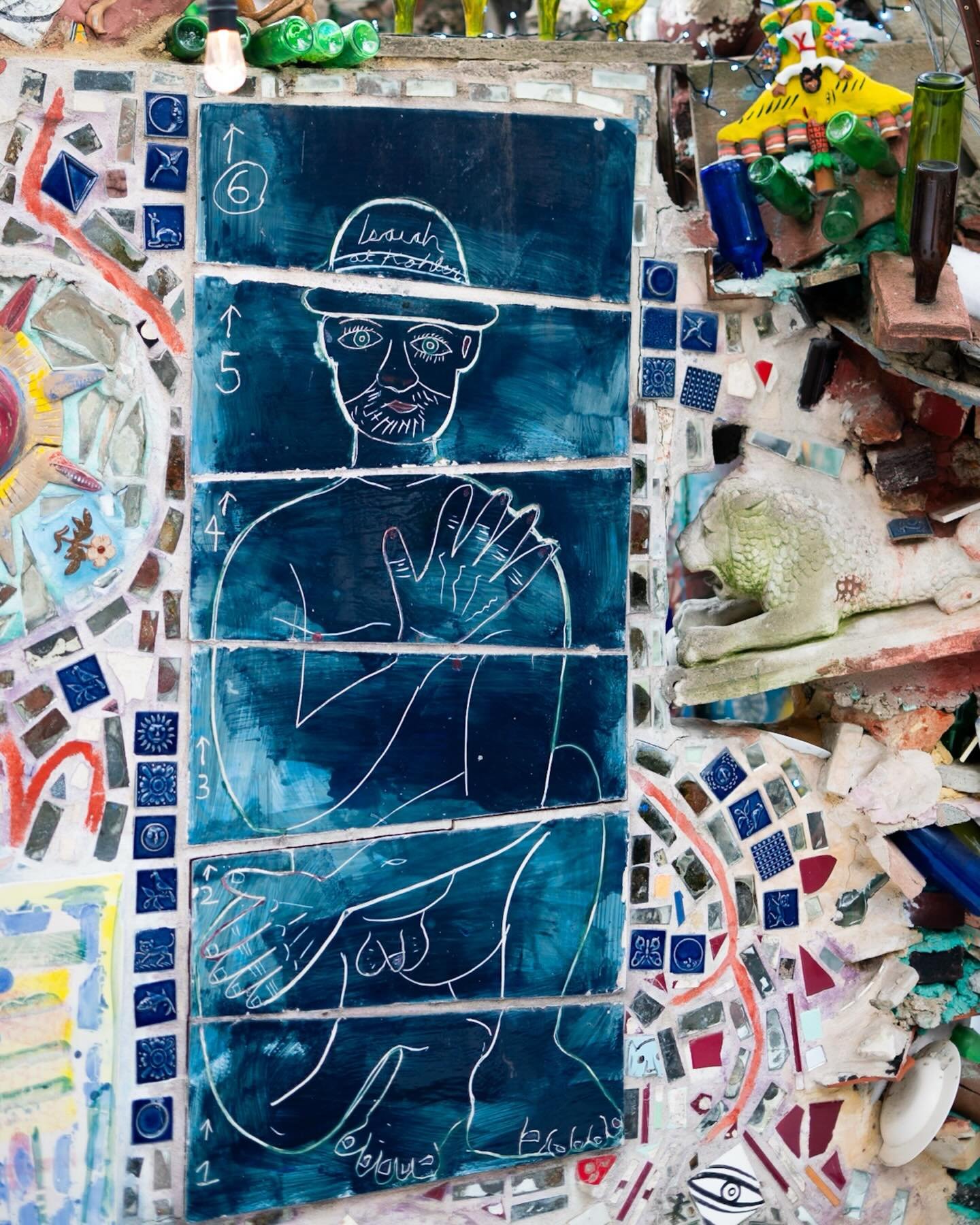 Magic Garden&rsquo;s,
Philadelphia, Pennsylvania 
~
Every so often, if privilege allows it, you enter an environment that shifts your sense of what can be created within the world. 

Philadelphia&rsquo;s Magic Gardens is one of those locations.

Sadl