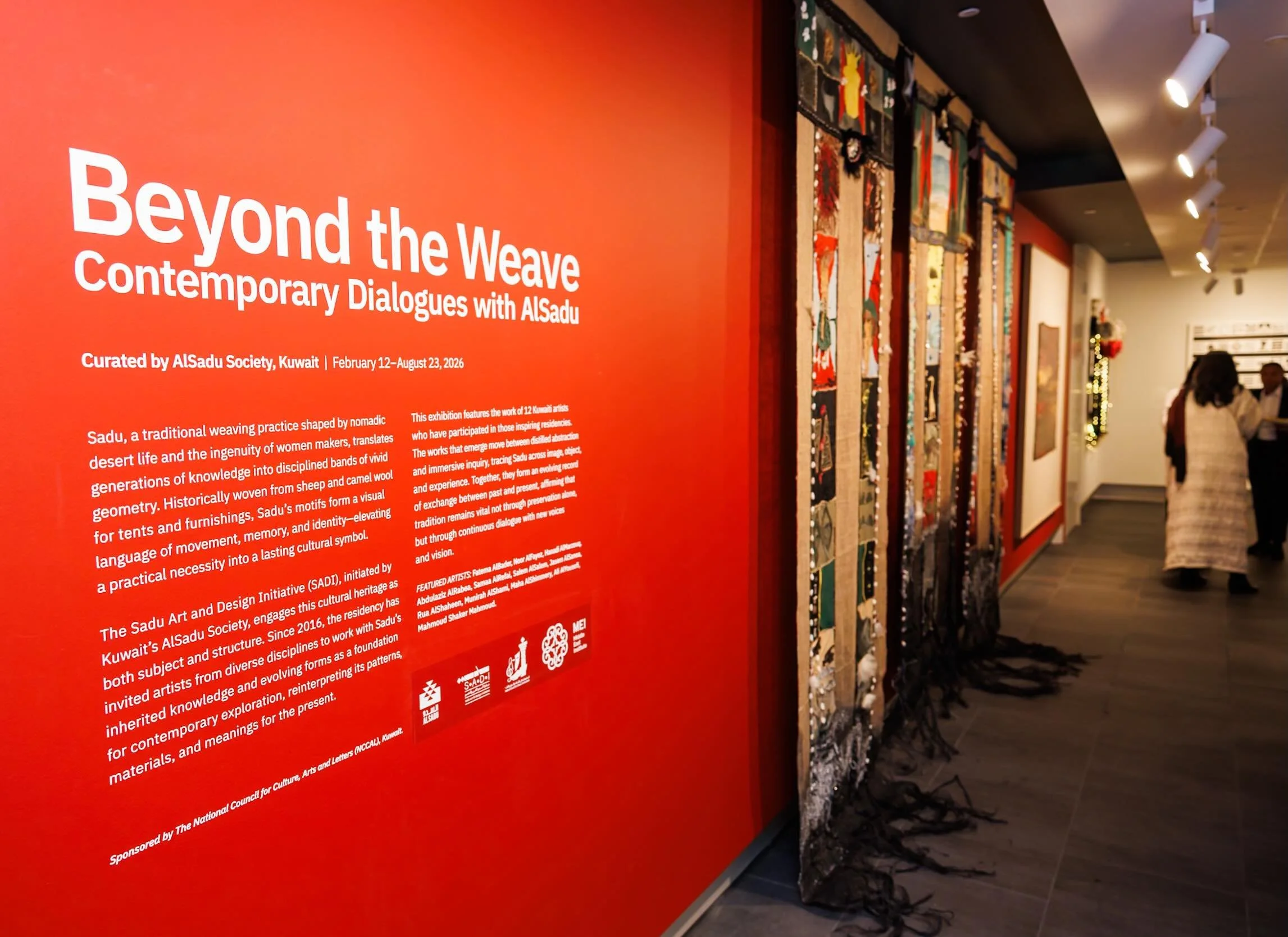 𝙀𝙭𝙝𝙞𝙗𝙞𝙩𝙞𝙤𝙣 𝙏𝙤𝙪𝙧 &amp; 𝙃𝙖𝙥𝙥𝙮 𝙃𝙤𝙪𝙧!  Join artconnexDC for an exhibition tour of &ldquo;Beyond the Weave: Contemporary Dialogues with AlSadu&rdquo; at the Middle East Institute Art Gallery (@mei_artgallery) on Wednesday, June 17 f