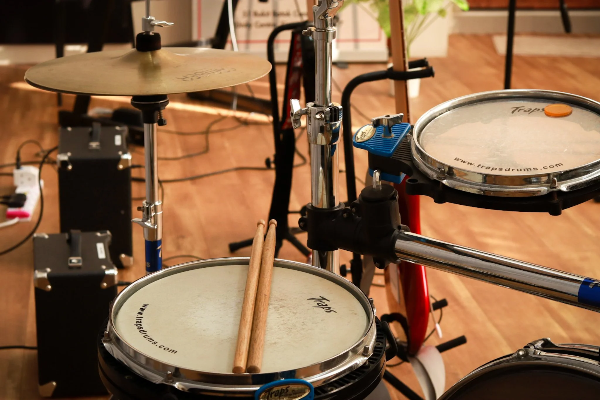 Traps Compact Drumset
