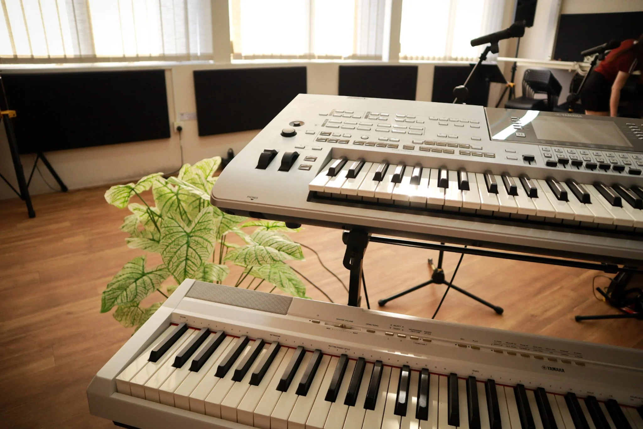 Tyros 4 Keyboard and Digital Piano (weighted 88 keys)