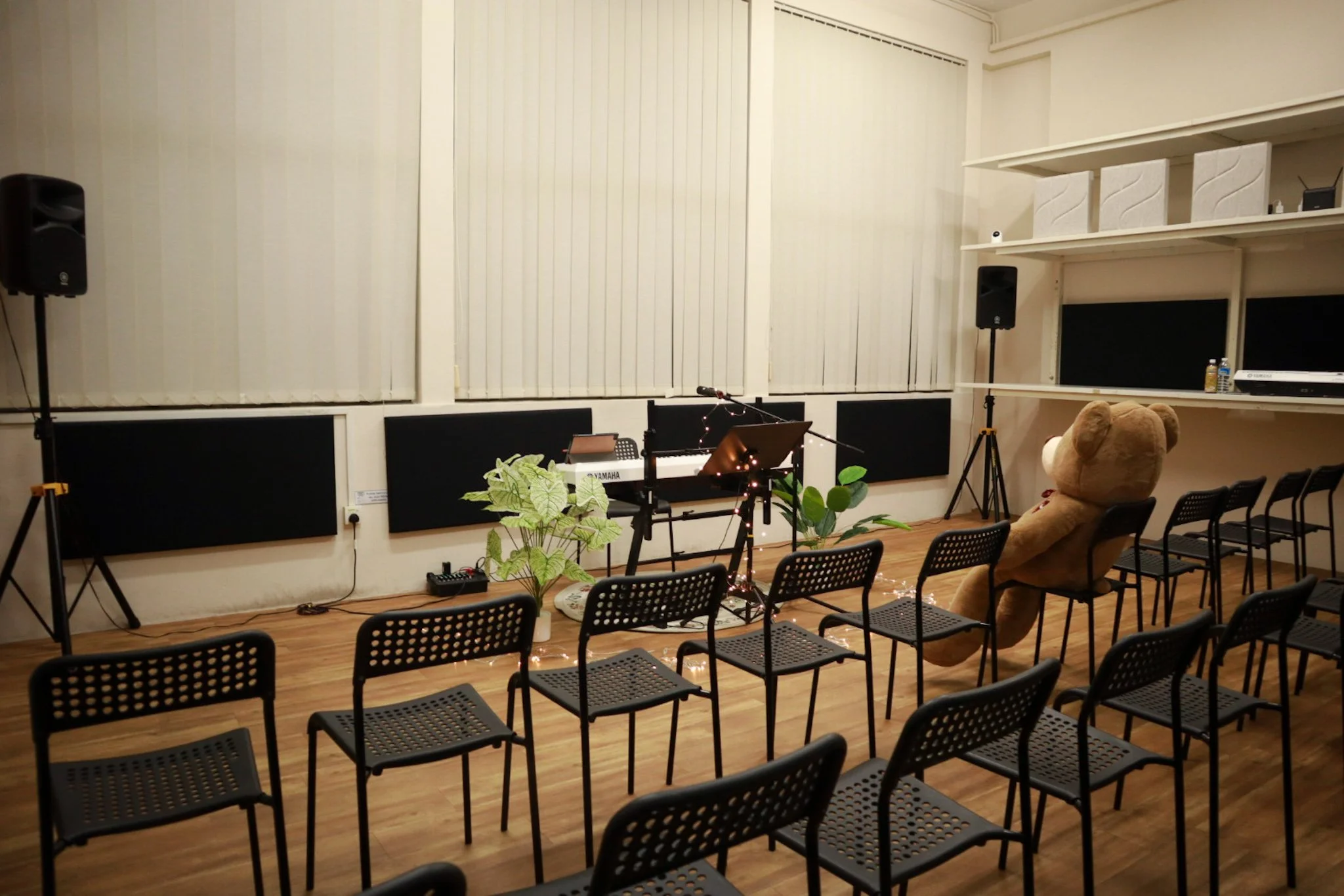 suitable to host intimate performance or event