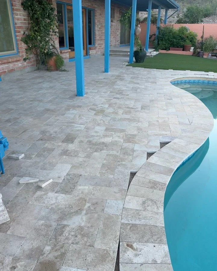 Start of Phase 2! Travertine decking, 2 seperate levels for activities. Getting this remodel done quick! Travertine looking gorgeous as usual 😍 looking to remodel your outdated pool? Call us Meraki Pools 💬