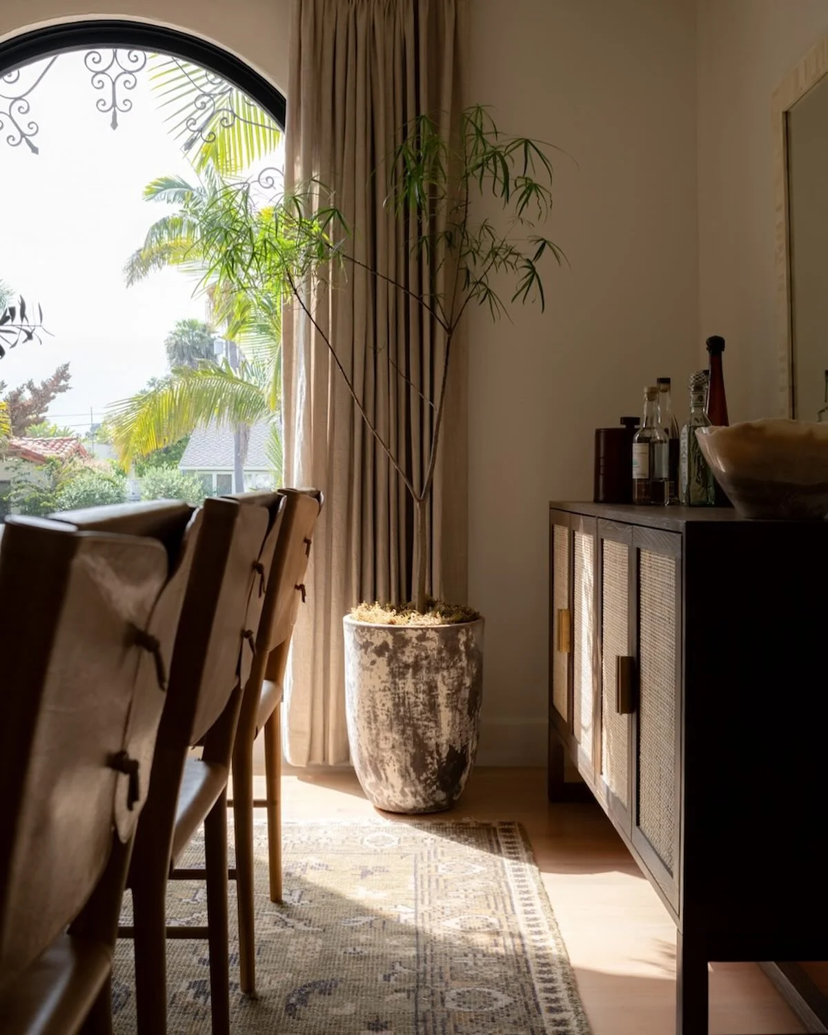 LETS EAT.
.
.
Thanksgiving is around the corner &amp; I know we are all like, &ldquo;how is it November???&rdquo; But it is and that means it&rsquo;s time to gather &amp; eat to our hearts content. I just reserved our pumpkin pie with @wayfarer_bread