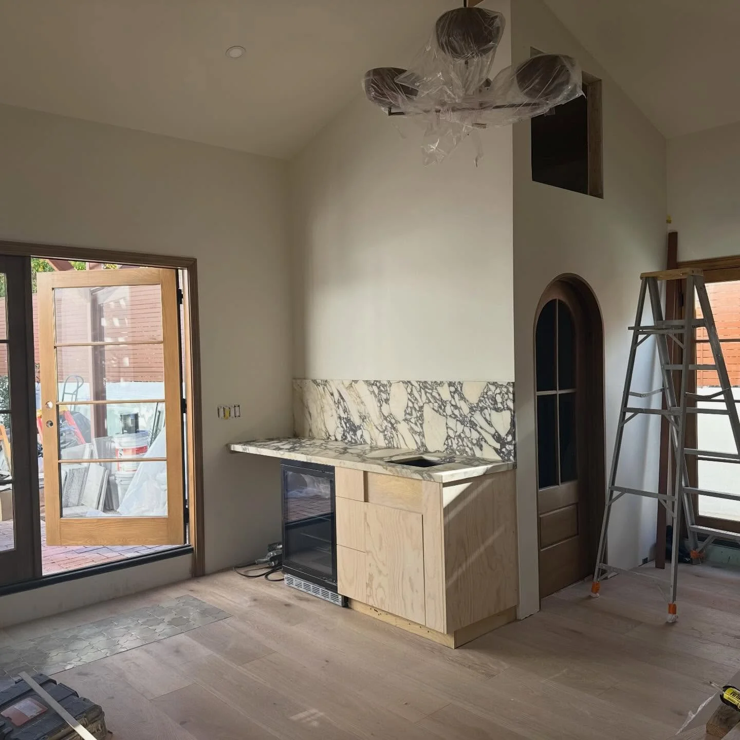 RAISE THE ROOF.
.
.
This lil 600 sf ADU is lookin&rsquo; soooooo good. We raised the ceiling on this baby to really open it all up. I love a vault&mdash;if you can do it, do it. It makes any space feel large &amp; in charge. All the details are reall