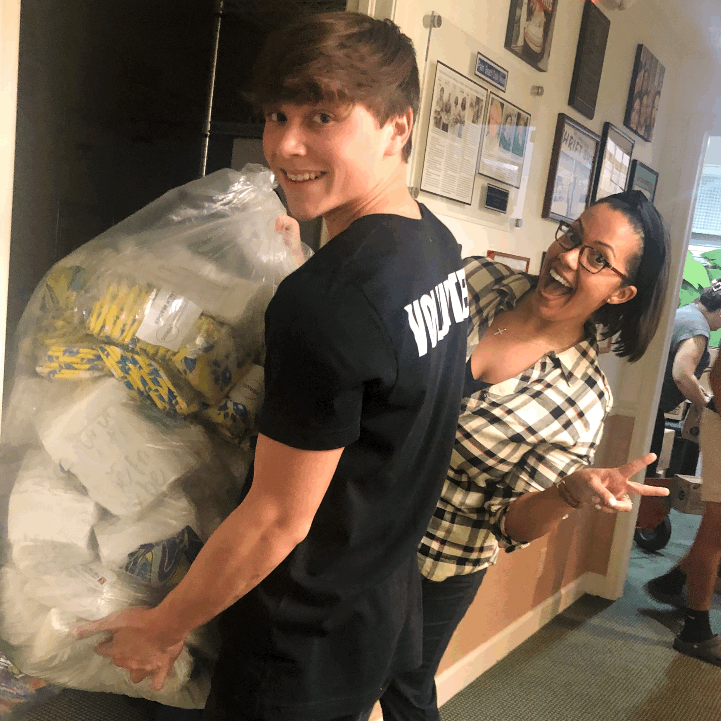 Junior League of the Palm Beaches Period Packing Party '22