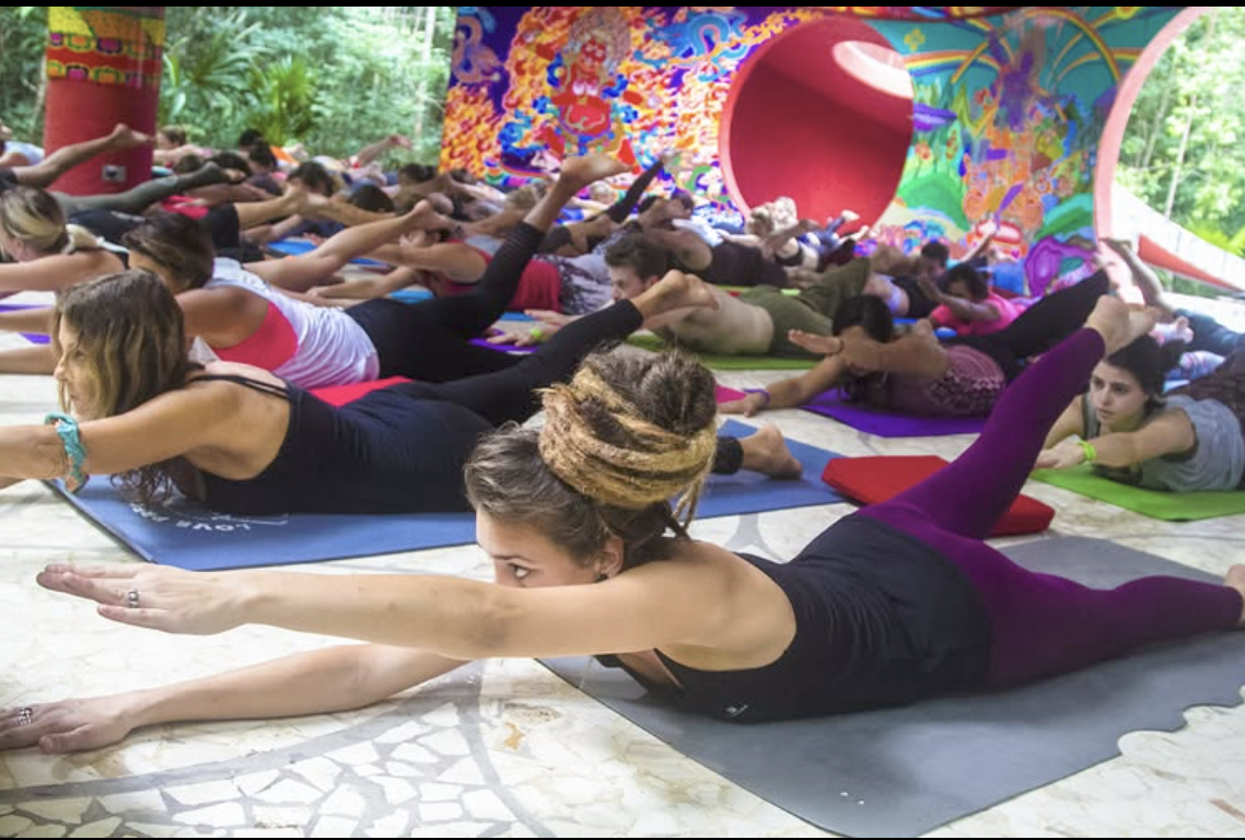 Open level workshop, group stretch