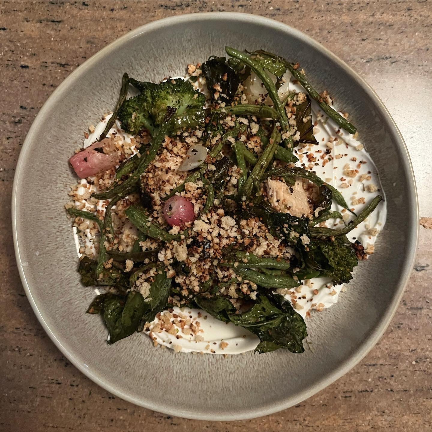 Yogurt + lemon garlic chicken + roasted seasonal veggies + toasted breadcrumbs 😋