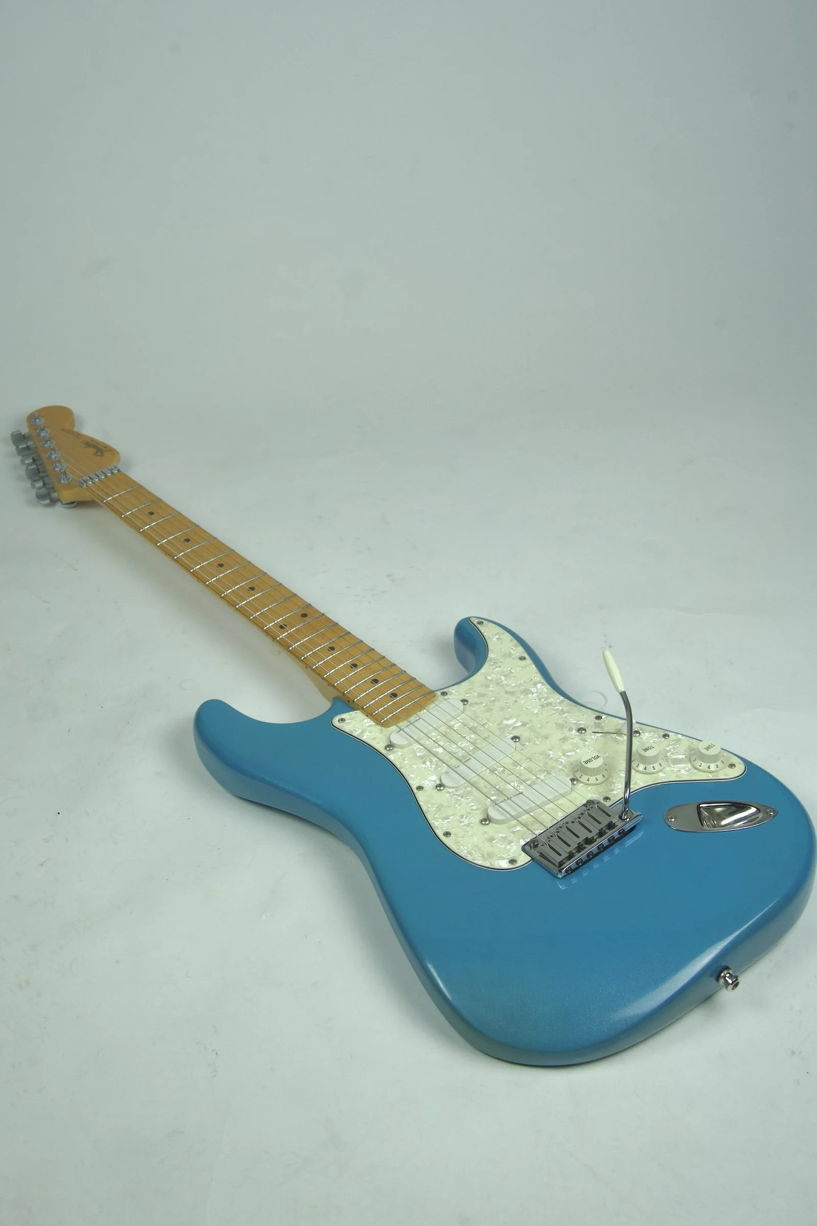 Used 1989 Fender USA Stratocaster Electric guitar - Blue18.jpeg