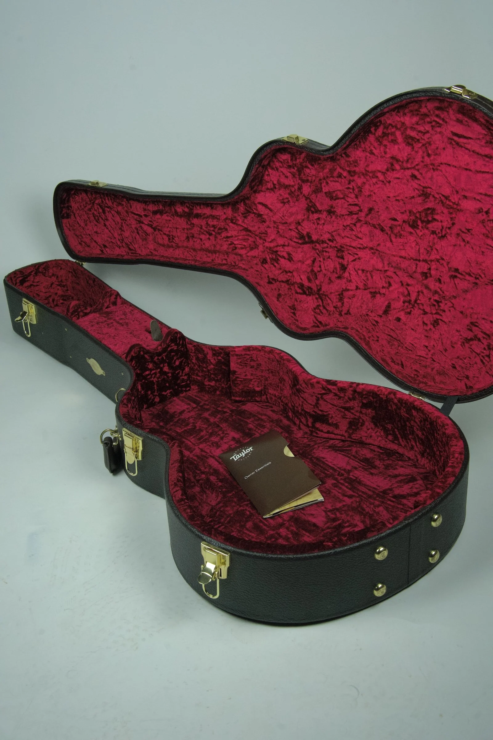 Used Taylor 214e-SB-DLX Acoustic Electric Guitar24.jpeg